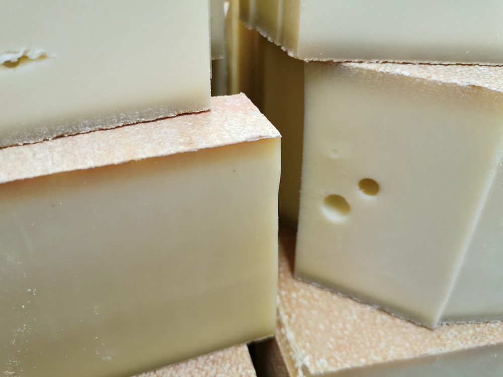 Handgeschöpfter Bergkäse 3 Monate – Bild 3